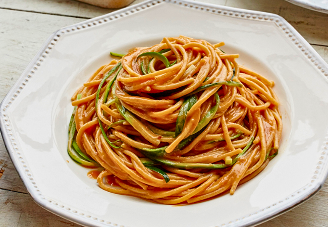 Zucchini noodles with sesame sauce
